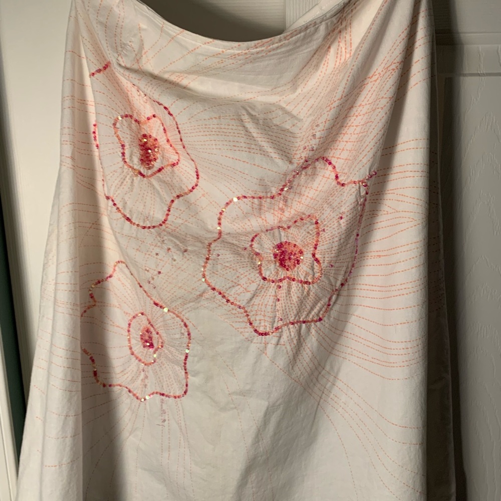 White Aline skirt with appliqué